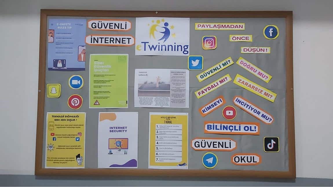 Okulumuzda ve Sınıflarımızda Güvenli İnternet Kullanımı ile ilgili faaliyetler yapılmaya devam ediyor. 